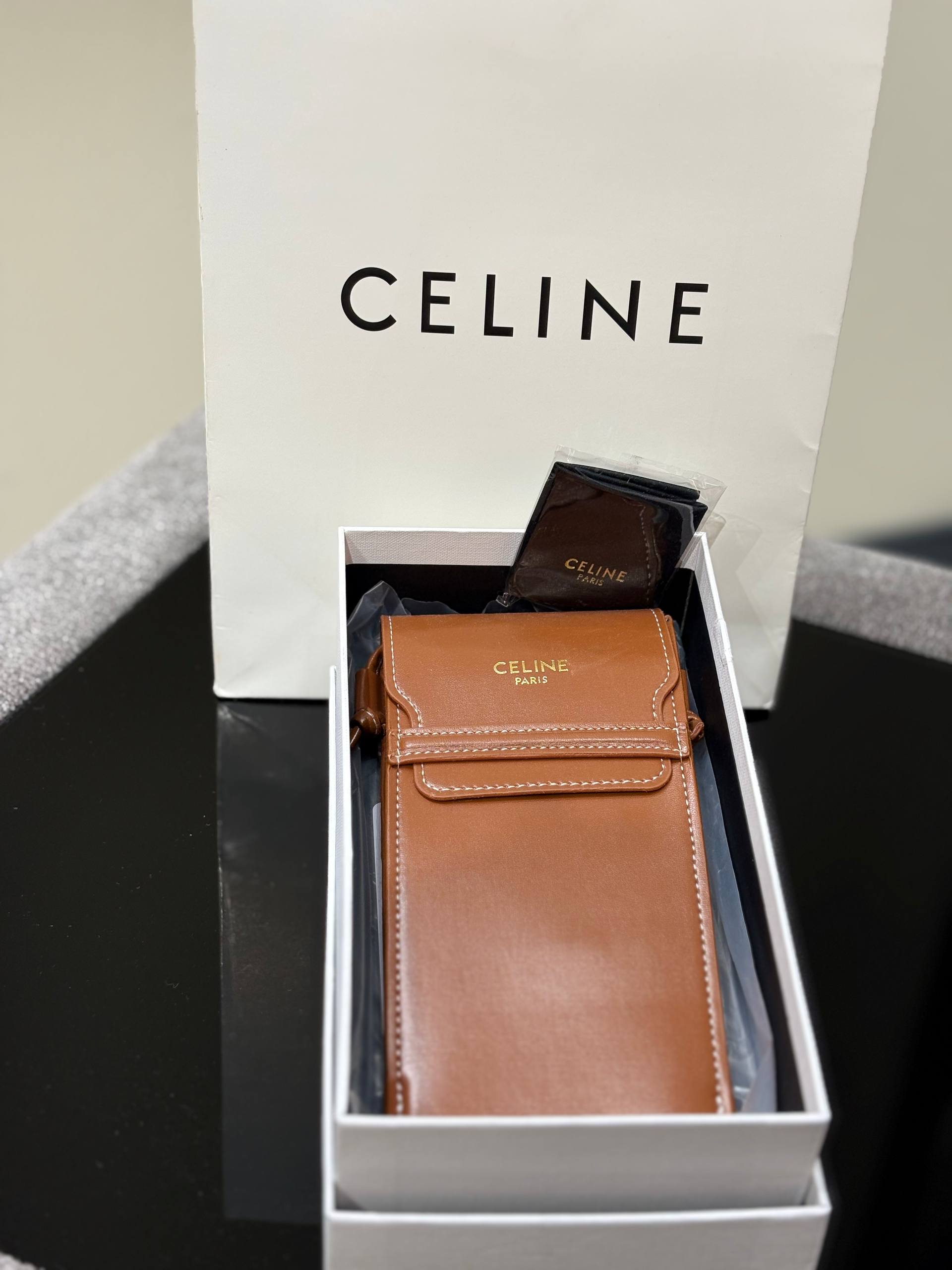 5780562489480253138 بگ عینک CELINE - تصویر 1
